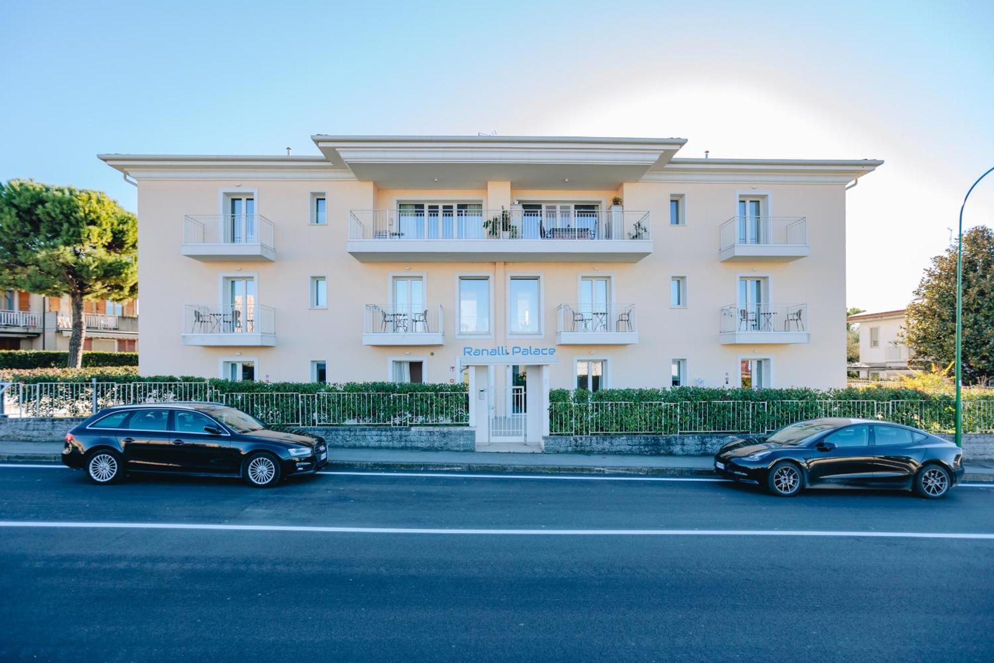 Ranalli Palace Hotel Peschiera del Garda Exterior photo